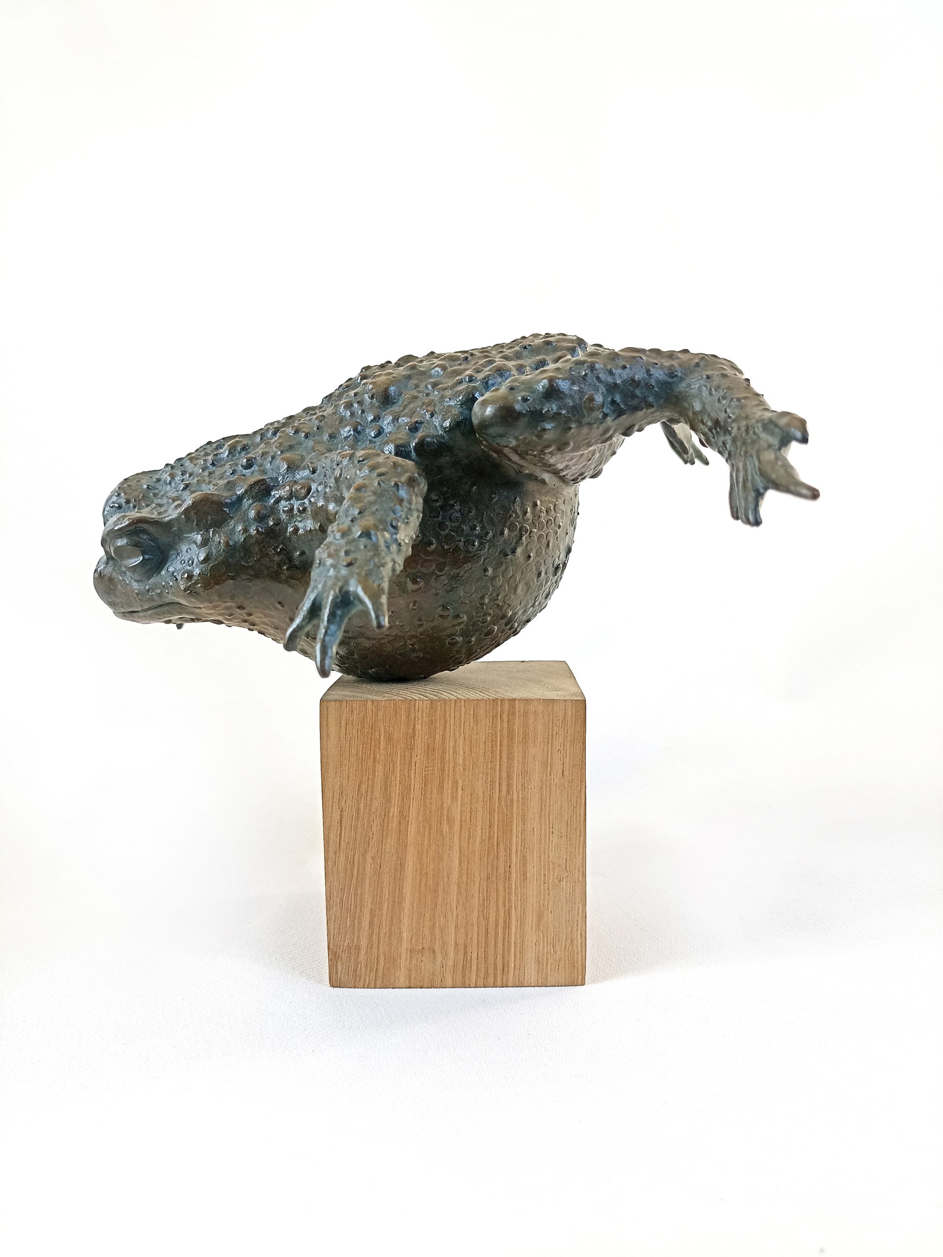 Crapaud en déséquilibre, sculpture en bronze, Camille LECONTE